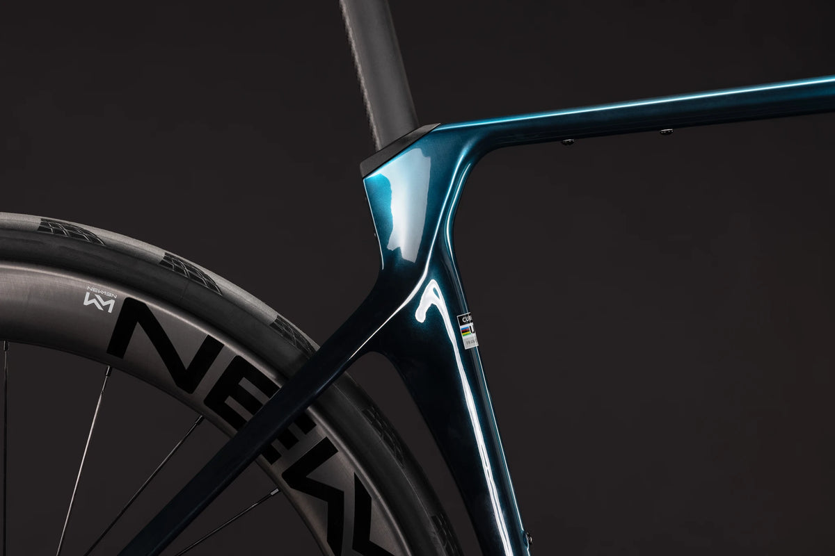 Cube Cube Agree C:62 Race chromeblue´n´liquidblue 2027