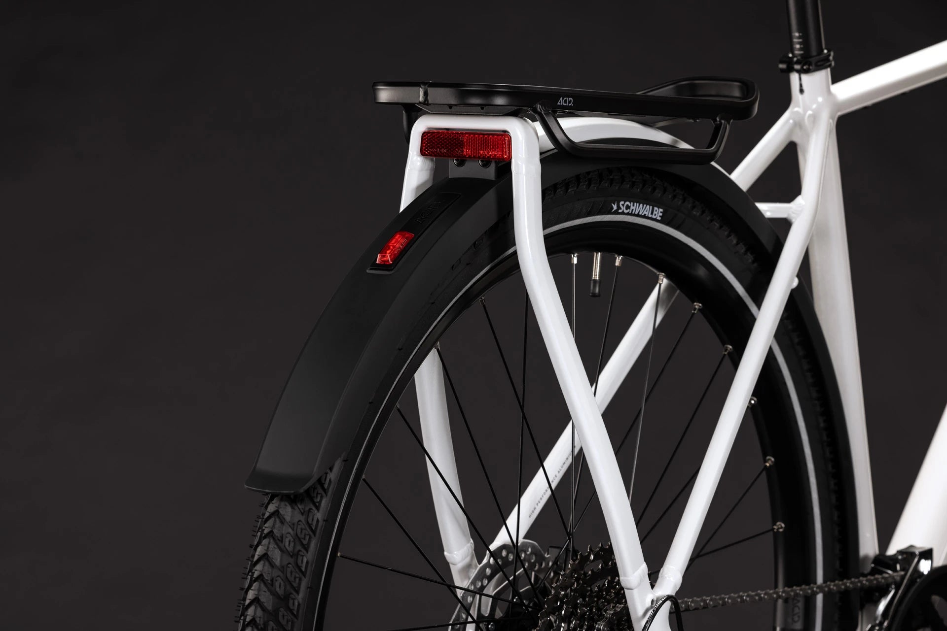 Cube Kathmandu Pro metallicwhite´n´chrome 2027