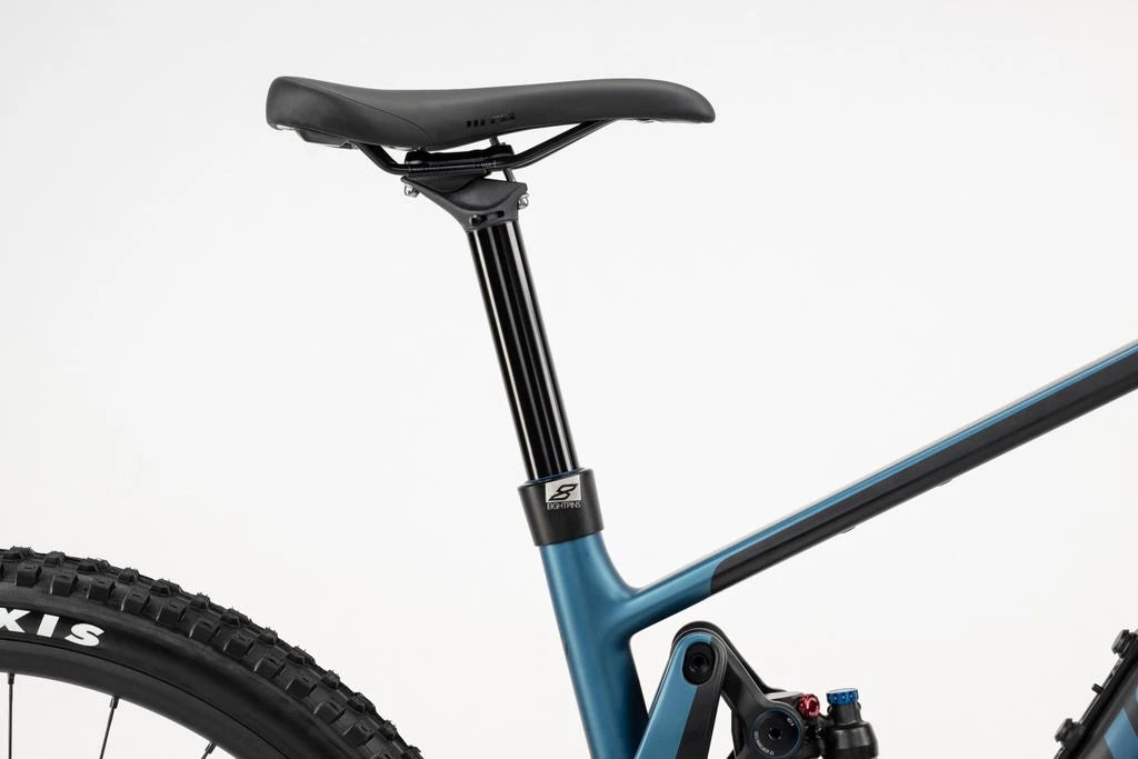 Ghost Riot Trail Full Party carbon/met. Blue -matt 2023 - Liquid-Life