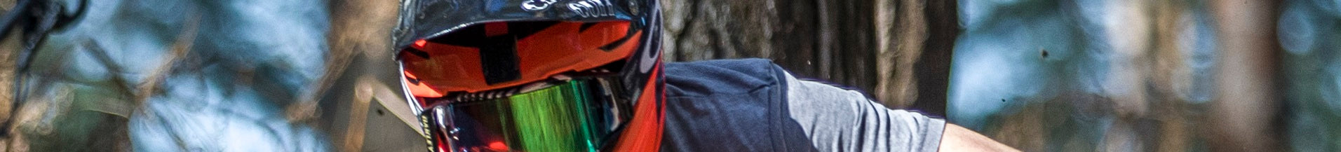 Ich kann auf dem Bild keine genauen Details oder Markennamen erkennen.