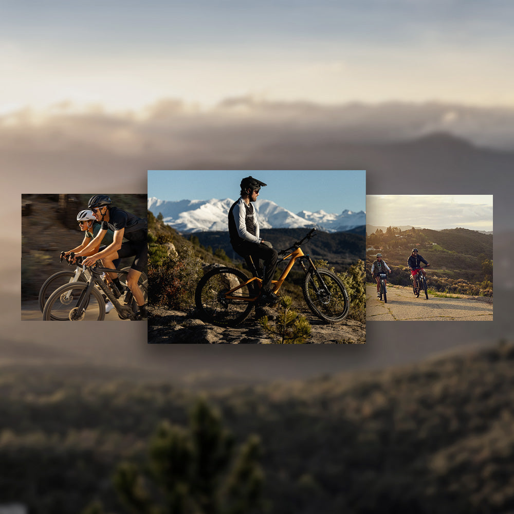 Mountainbiker auf einem Trek-Pfad, umgeben von Bergen, tragen Helme und Radkleidung, geeignet für Offroad-Abenteuer.