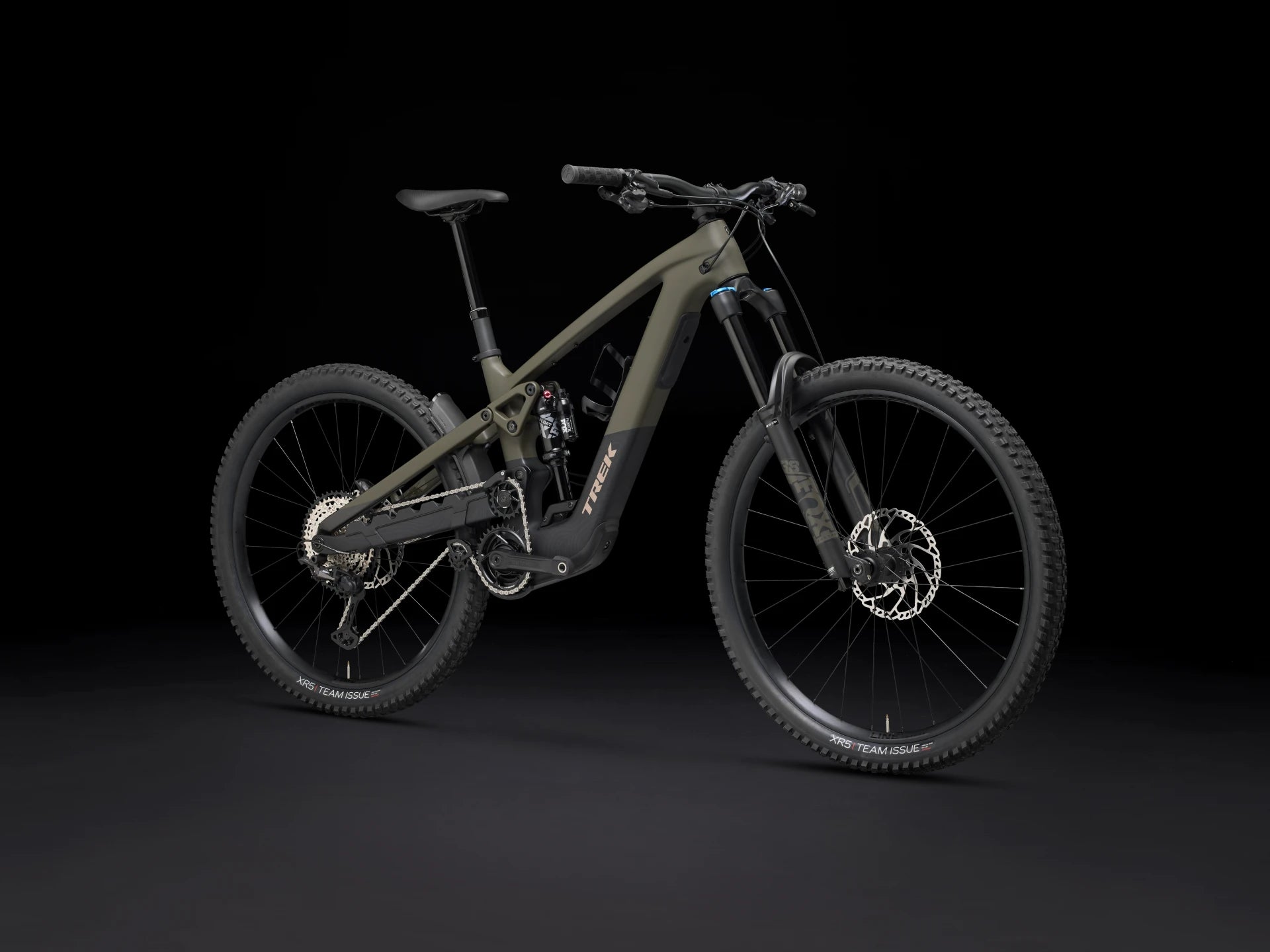 Mountainbike Trek Slash Plus, olivgrün, Vollfederung, ideal für Offroad-Abenteuer und anspruchsvolle Trails.