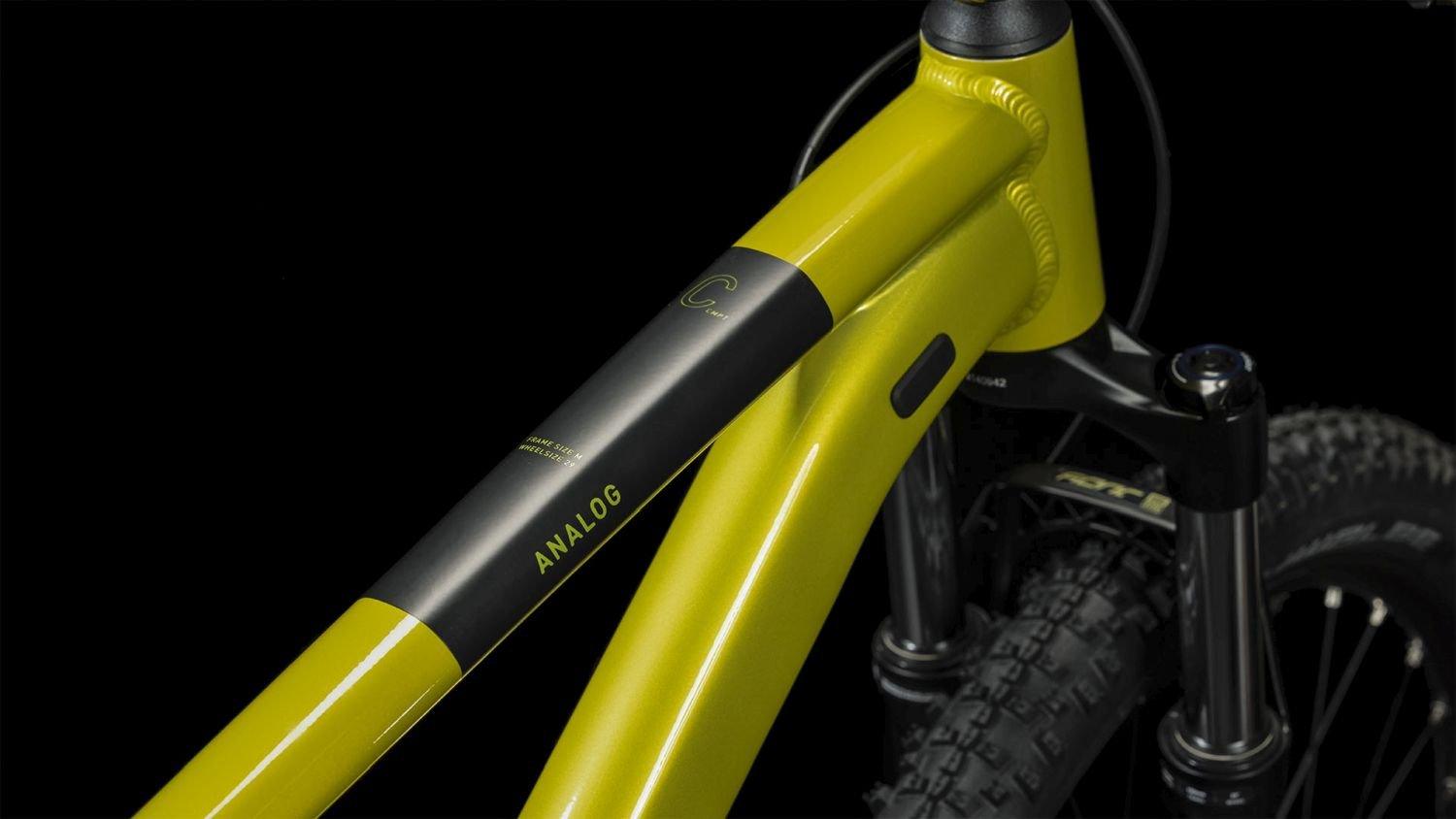Gelbes Cube Analog Mountainbike-Rahmenrohr in Nahaufnahme, robustes Design für Offroad-Fahrten.