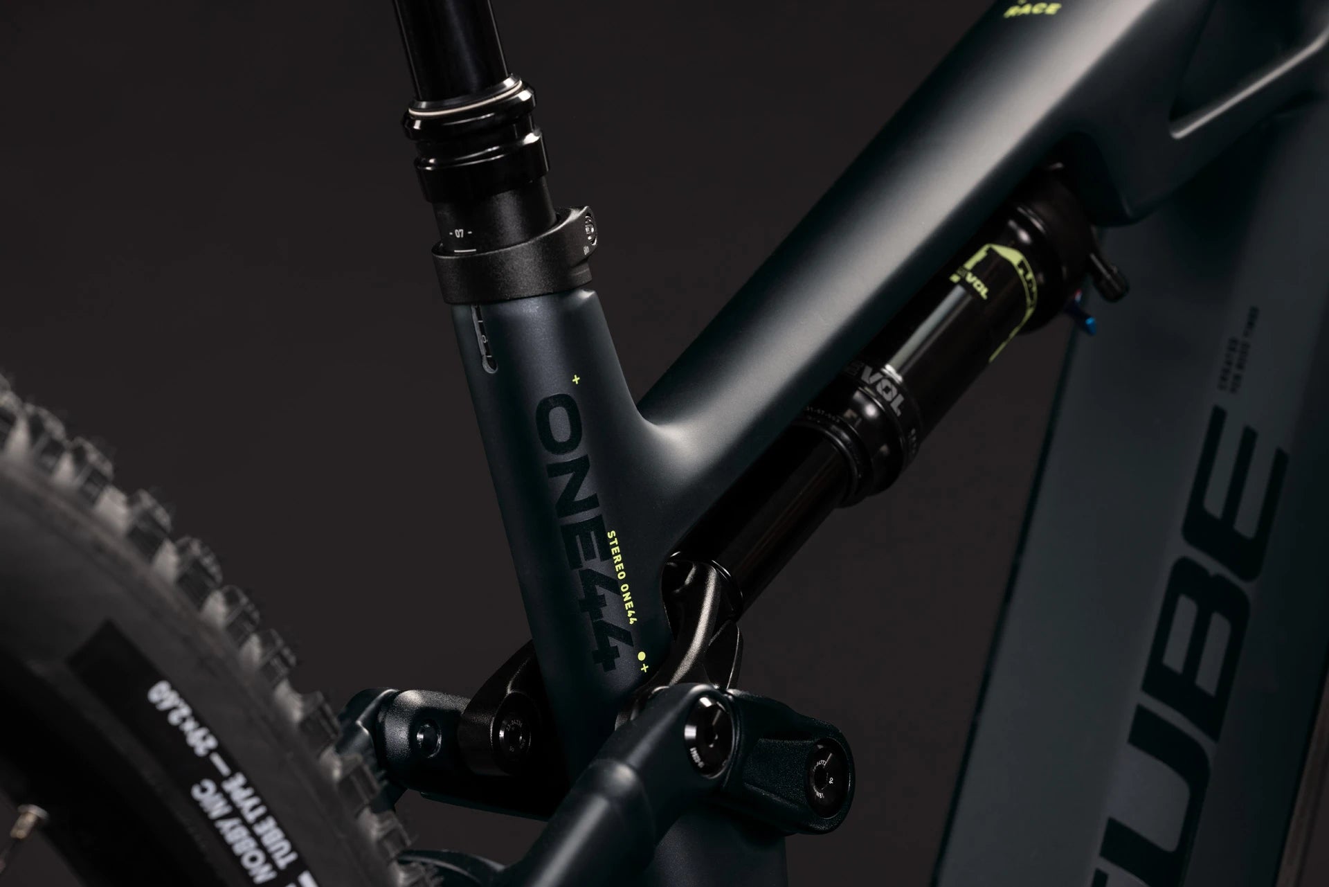 Cube Stereo Hybrid ONE44 HPC Race 800 coal´n´green 2027