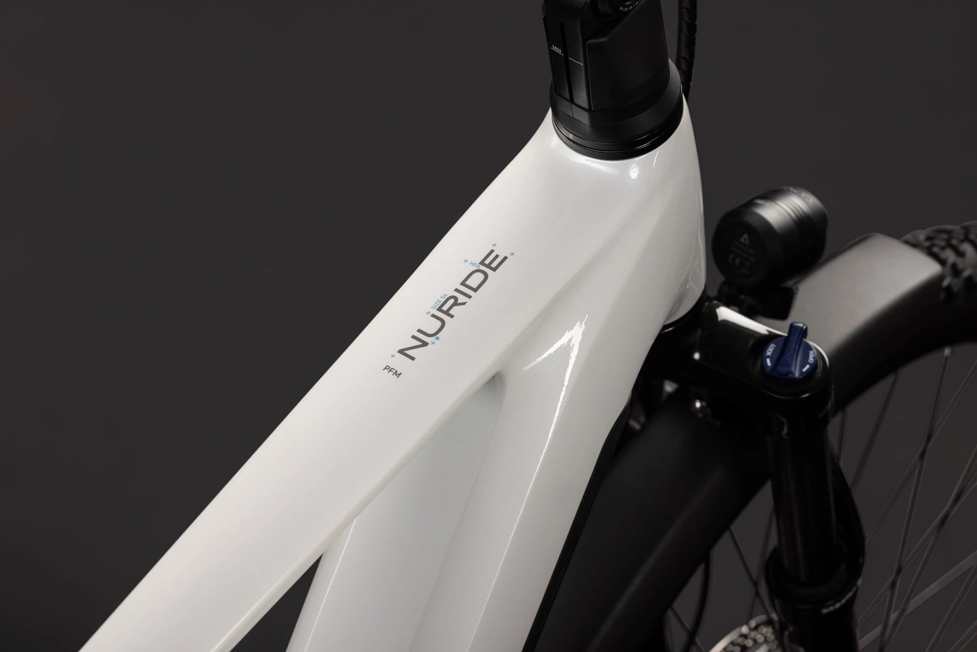 Cube Nuride Hybrid Performance 720 metallicwhite´n´grey 2027