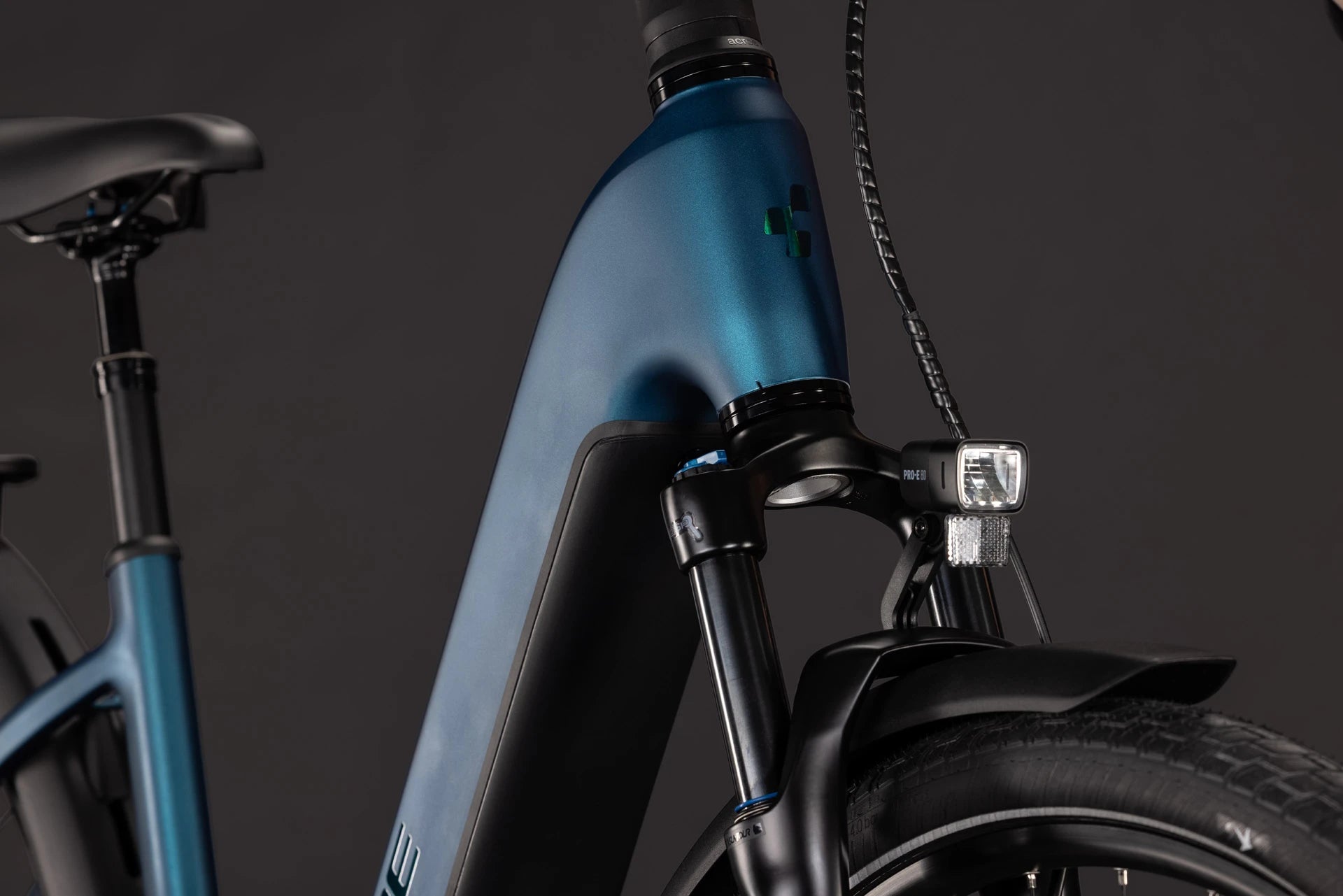 Cube Touring Hybrid Pro 800 electricblue´n´prizm EE 2027
