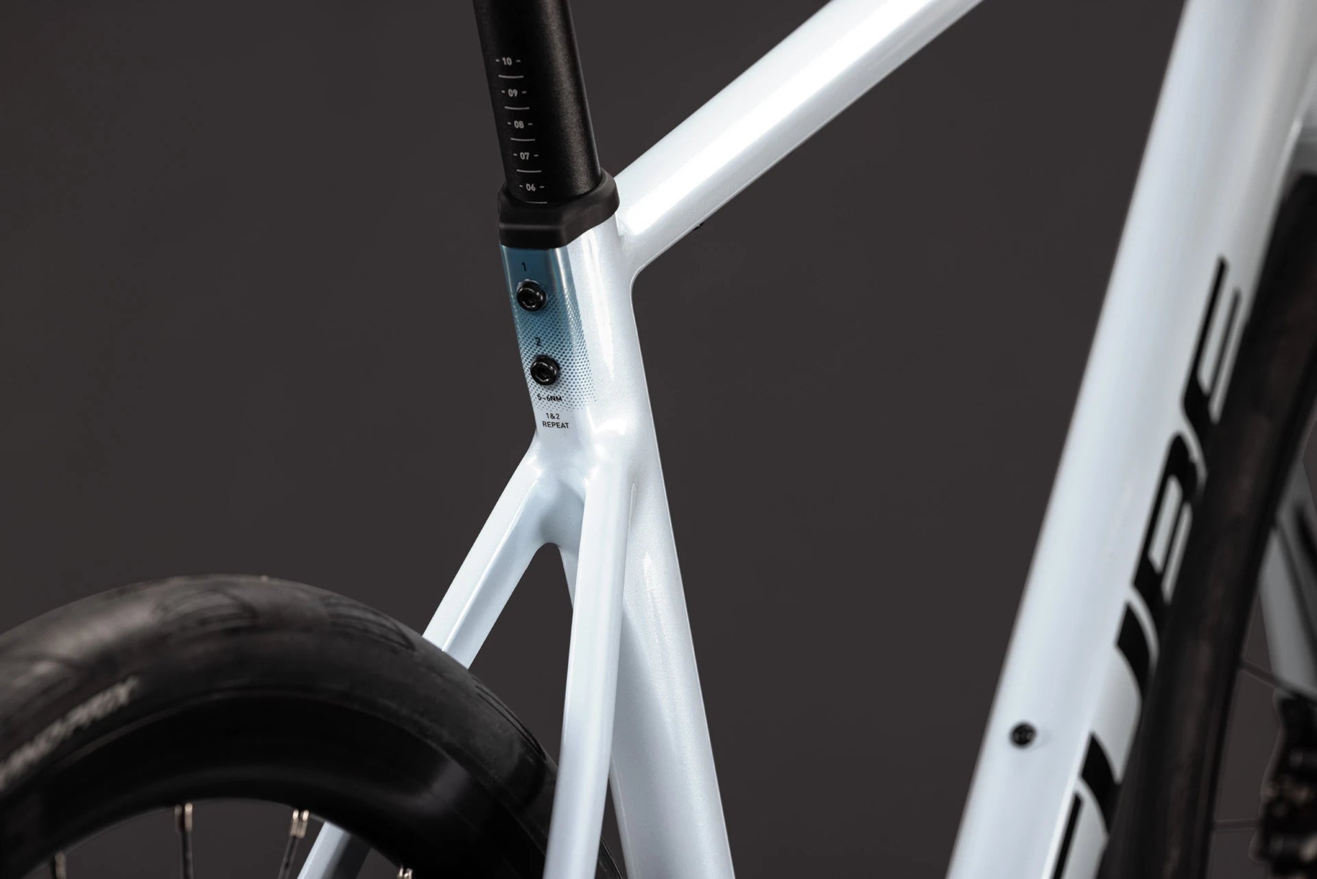Cube Attain Pro  glacier´n´black 2027