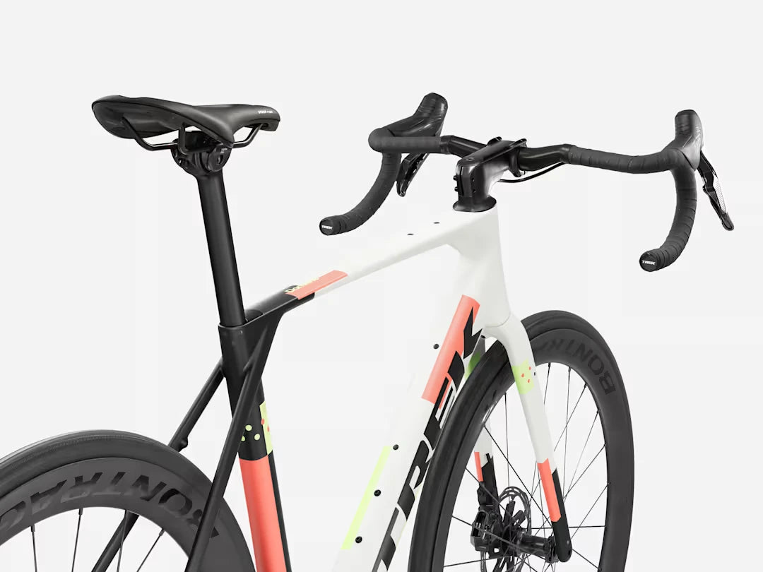 Trek Domane SL 7 AXS 1x Matte Era White/Deep Smoke 2027