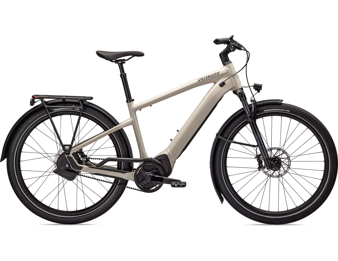 Specialized Turbo Vado E-Bike in Beige mit Gepäckträger, geeignet für Pendler und Alltagsfahrten.