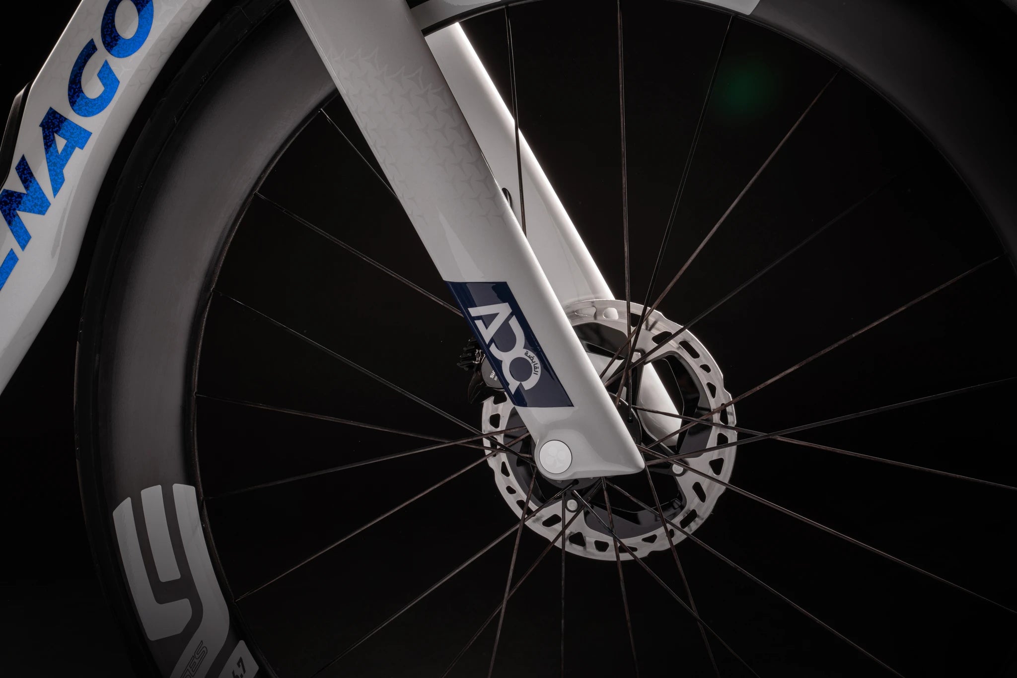 Colnago Y1RS Disc Force AXS E1 white/blue 2026 | Rennrad - Liquid-Life