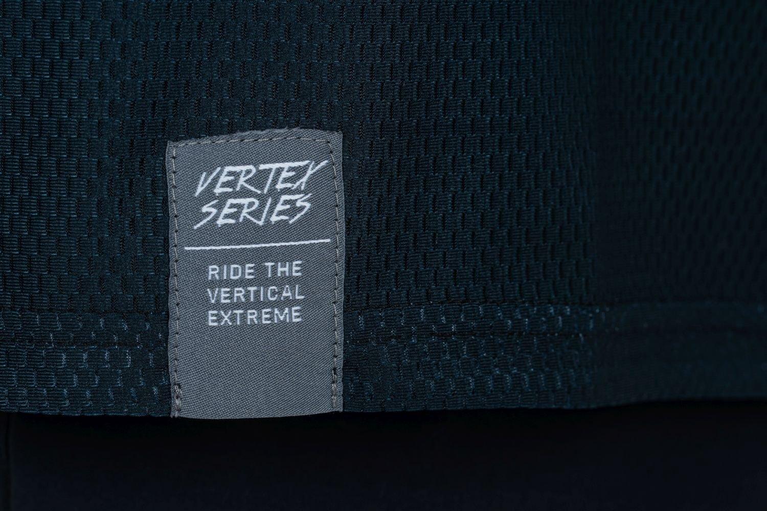 Cube VERTEX Rundhalstrikot X Actionteam langarm - Liquid-Life #Wähle Deine Farbe_Schwarz Blau